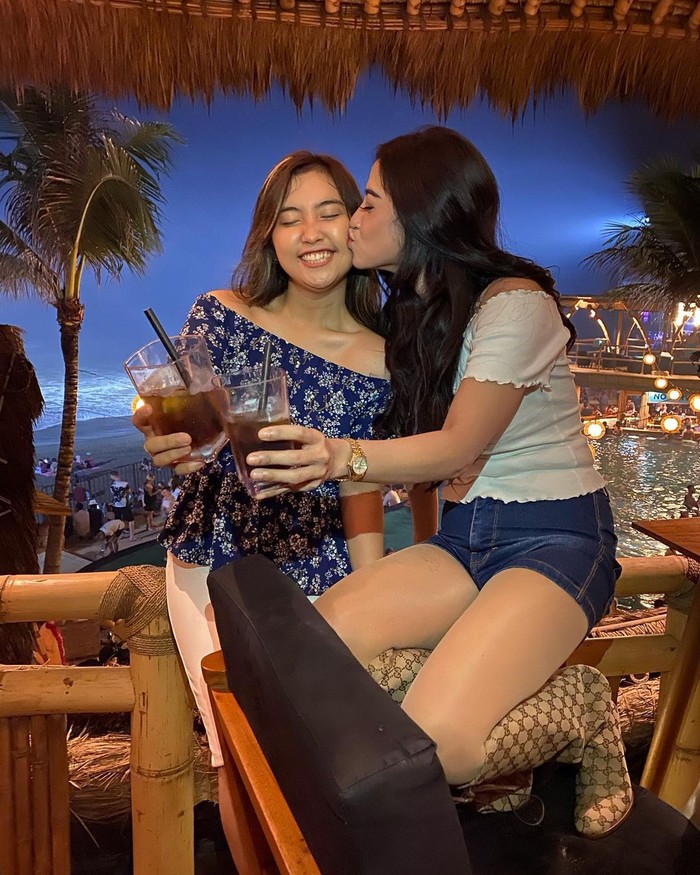 Lebby Wilayati Keponakan Dewi Persik yang Tak Gengsi Jualan Boba dan Minuman Lemon Lebby Wilayati Keponakan Dewi Persik yang Tak Gengsi Jualan Boba dan Minuman Lemon