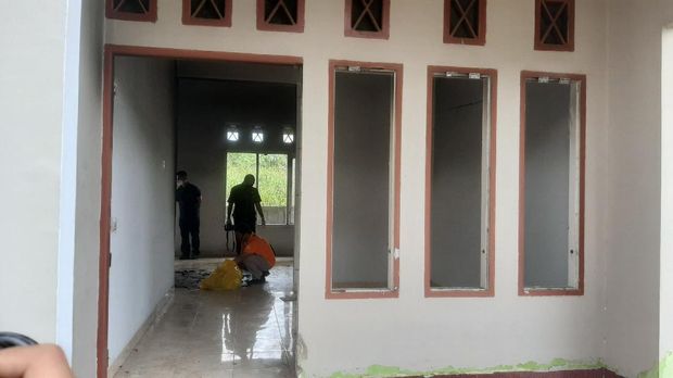Lokasi penemuan mayat pegawai Pengadilan Tinggi Agama Pekanbaru yang tewas terbakar