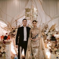 Sebelumnya Marcella tidak banyak membagi mengenai kehidupan cintanya. Pemain sinetron Anak Langit itu tiba-tiba mengunggah foto-foto prewedding yang dilanjutkan dengan prosesi sangjit yang dilangsungkan secara mewah. Foto: Instagram @marcelladaryanani