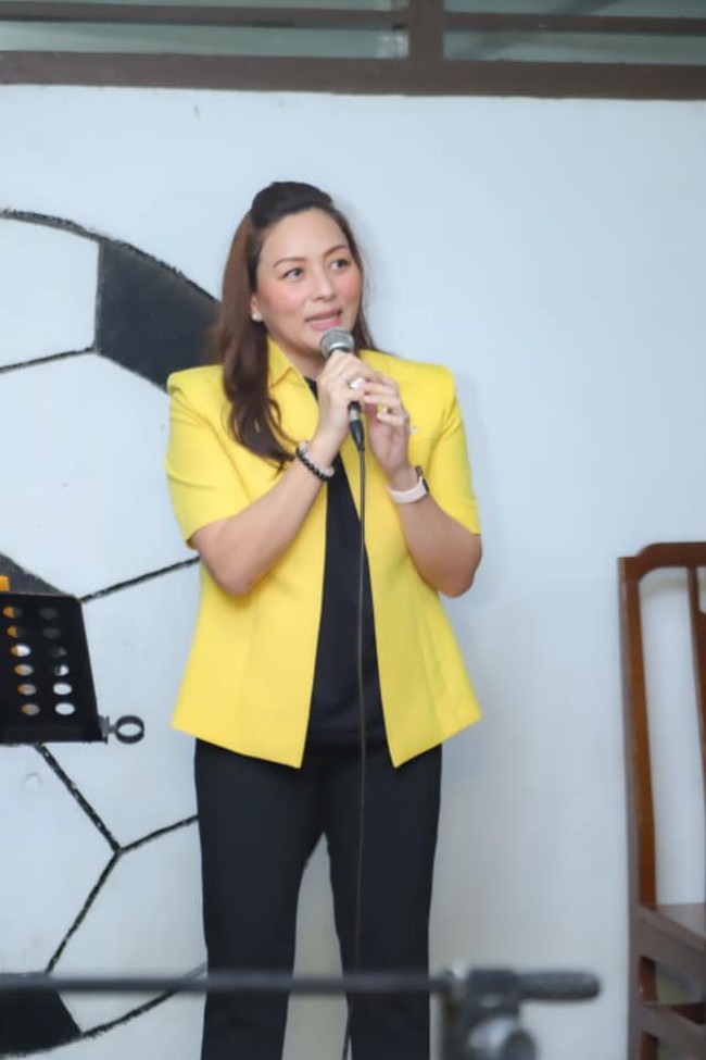 Sosok Michaela setelah viral disamakan oleh netizen dengan tokoh Ji Sun Woo di drama The World of The Married yang juga berprofesi sebagai dokter dan wanita yang kuat. Foto: Facebook Michaela Elsiana Paruntu