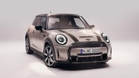 MINI terbaru ini direncanakan akan diluncurkan di Eropa pada Maret tahun ini. Tampilan eksterior dan interiornya pun diperbarui. Foto: Dok MINI