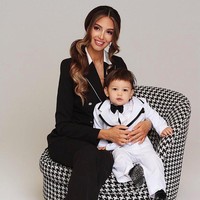 Saya benar-benar ingin menghabiskan lebih banyak waktu dengan putra saya, tetapi saya harus terus bekerja. Saya rasa banyak yang akan mengerti saya sekarang, terutama para ibu yang membesarkan anak-anak mereka sendirian, begitu keterangan fotonya yang cukup mengharukan. Foto: dok. Instagram