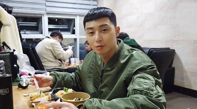 Park Seo Joon Doyan Nasi Goreng Kimchi hingga Bakwan Jagung