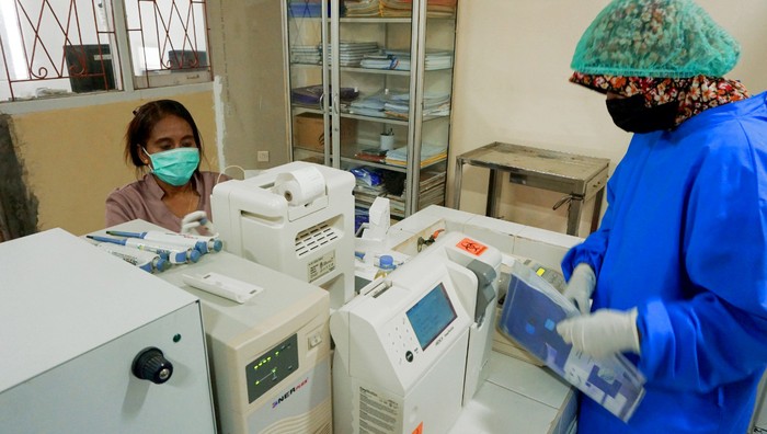 Rumah Sakit Umum Daerah (RSUD) Youwari, Sentani, Kabupaten Jayapura kini telah memiliki Laboratorium Real-Time Polymerase Chain Reaction (RT-PCR) COVID-19 guna mempercepat penangangan di Papua.