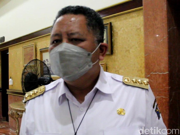 Plt Wali Kota Surabaya Whisnu Sakti Buana