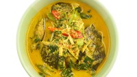 Pecel lele udah terlalu biasa, coba olah ikan lele dengan bumbu kuning yang gurih sedap ini. Teman makannya tentu nasi hangat. Lihat cara membuatnya DI SINI ! Foto: Getty Images/iStockphoto/banprik