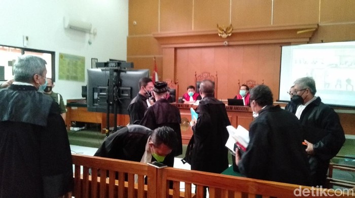 Sidang Syahganda Nainggolan Ditunda,