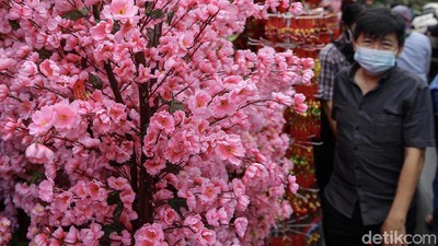 Semarak Pernak-pernik Imlek di Glodok
