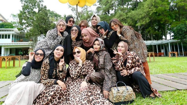 Viral Arisan Sosialita