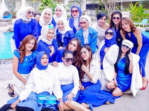 Kata Emak Emak Yang Viral Ikut Arisan Sosialita Dan Dinyinyirin Netizen Kata Emak Emak Yang Viral Ikut Arisan Sosialita Dan Dinyinyirin Netizen