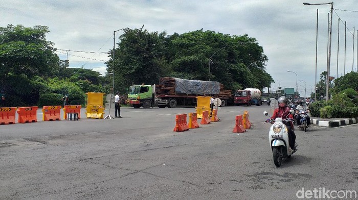 tol surabaya-gempol longsor