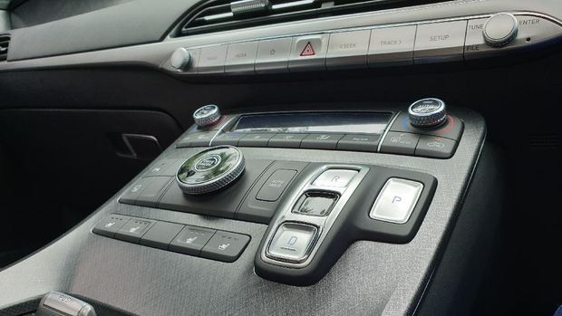Tombol shift-by-wire (SBW) Hyundai Palisade