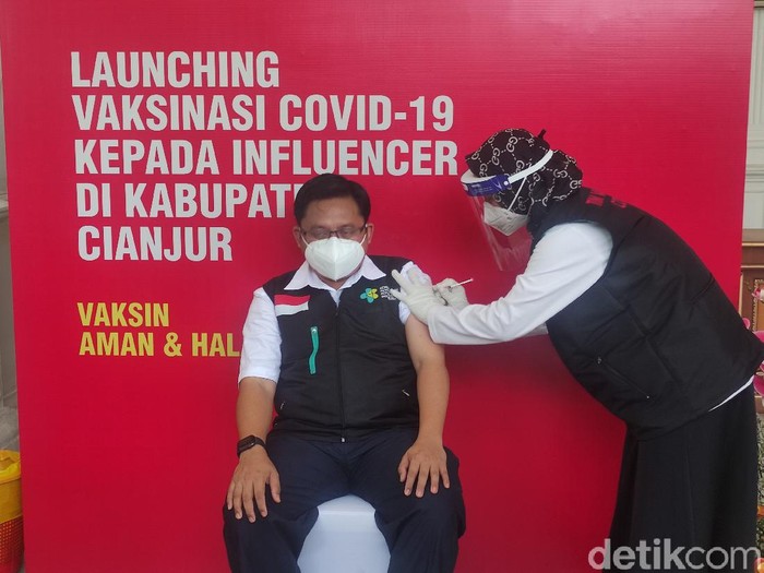 Vaksinasi di Cianjur