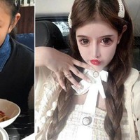Remaja bernama asli Zhou Chuna asal Zhejiang, China yang disebut sudah melakukan operasi plastik sejak 13 tahun. Dilaporkan Toutiao News, awalnya ia terobsesi menjadi secantik idolanya, aktris cantik Esther Yu dan bermimpi untuk terkenal.  Foto: Weibo