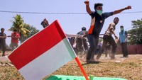 Prioritas utama adalah membawa kembali para pengungsi Rohingya ke negara asalnya di Rakhine state, Myanmar, dengan cara yang aman, sukarela dan bermartabat, ucap Retno.