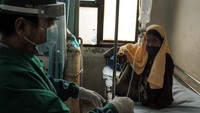 Para pengungsi yang mayoritas perempuan dan anak-anak ini berharap ada secercah harapan mendapatkan perlindungan dan kehidupan yang lebih baik.