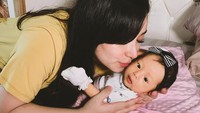 Meski begitu, Asmirandah dan Jonas sepakat tidak akan mengubah nama anaknya. Ia mengatakan nama sang buah hati sudah dibawanya dalam doa sejak tiga tahun lalu. Foto: Instagram asmirandah89