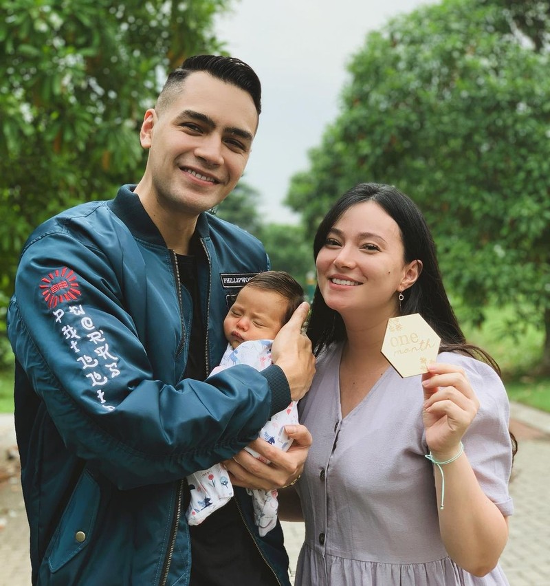 Asmirandah dan Jonas Rivanno Pamer Momen Romantis Saat Kulineran