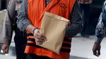 Diperiksa KPK, Eks Mensos Juliari Batubara Bawa Amplop Coklat