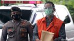 Diperiksa KPK, Eks Mensos Juliari Batubara Bawa Amplop Coklat