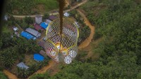 Komandan Korem 101 Antasari Brigjen Firmansyah mengatakan bantuan yang dikirim dipusatkan di kawasan terdampak langsung banjir bandang dan longsor. Pengiriman dilakukan dalam dua kali perjalanan setiap harinya.