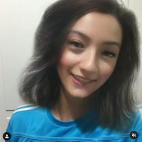 Bisa tebak yang satu ini siapa? Ini adalah potret editan wajah Bryan Domani kalau menjadi seorang wanita. Kakak dari Megan Domani itu mengedit sendiri wajahnya menggunakan aplikasi yang sedang popular saat ini. Foto: Instagram/@bryandomani_bd_