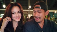 Namun baik Ririn maupun Ibnu Jamil tak ambil pusing dengan tudingan itu. Dok. Instagram/ibnujamilo