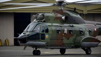 Helikopter Super Puma NAS-332 C1+ dapat terbang selama 4 jam dengan kecepatan maksimum 306 km/jam. Helikopter yang mampu mengangkut 18 pasukan dan 3 crew (pilot, co-pilot dan juru mudi udara) ini merupakan heli angkut berat multi purpose yang dapat digunakan untuk military transport, cargo, paratroop transport, medical evacuation, serta VIP. Istimewa/Dok. PTDI.