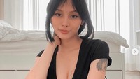 Namun Irene Agustine tak jadi menikah dengan pria yang menghamilinya itu karena ia tak mau pindah agama. Dok. Instagram/irene_agustine