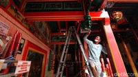 Klenteng ini dibangun sekitar 1748, tiga tahun setelah Keraton Kasunanan Surakarta Hadiningrat berdiri tahun 1745.