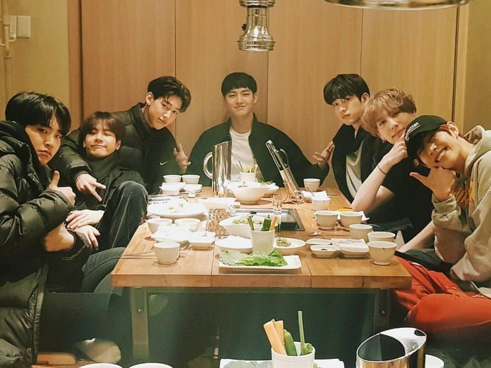 Jinyoung GOT7 Ternyata Doyan Ngemil Churros dan Ngopi
