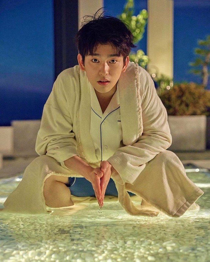 Jinyoung 'GOT7' Ternyata Doyan Ngemil Churros dan Ngopi Jinyoung 'GOT7' Ternyata Doyan Ngemil Churros dan Ngopi