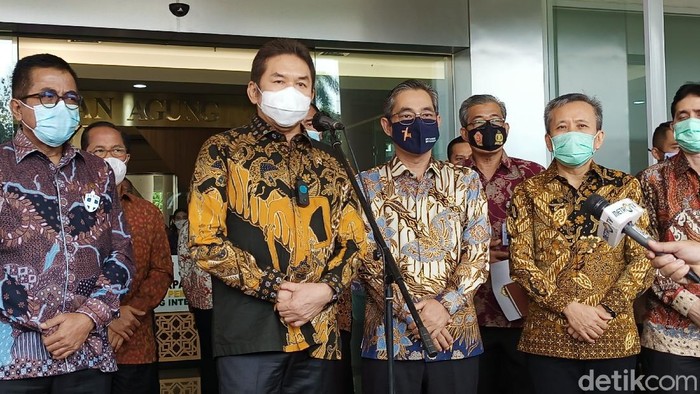 Jumpa pers di Kejagung usai BPK melakukan pemeriksaan