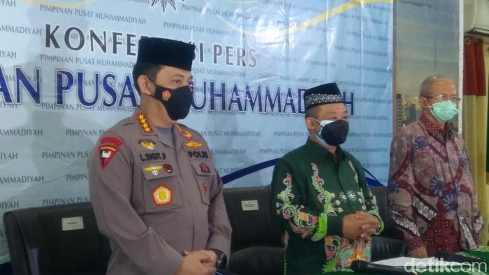 Kapolri Jenderal Listyo Sigit Prabowo silaturahmi ke PP Muhammadiyah (Adhyasta/detikcom)
