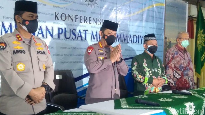 Kapolri Jenderal Listyo Sigit Prabowo silaturahmi ke PP Muhammadiyah (Adhyasta/detikcom)