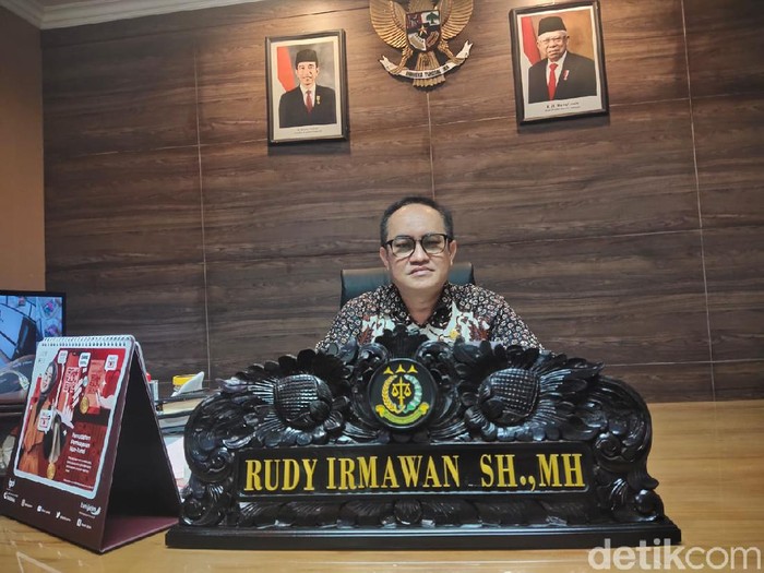 Asisten Pidana Khusus (Aspidsus) Kejati Jatim Rudi Irmawan