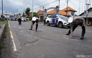 Jalan Nasional di Mojokerto Berlubang dan Bergelombang Banyak Telan Korban