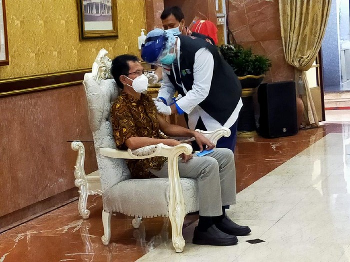 Ketua DPRD Surabaya Adi Sutarwijono