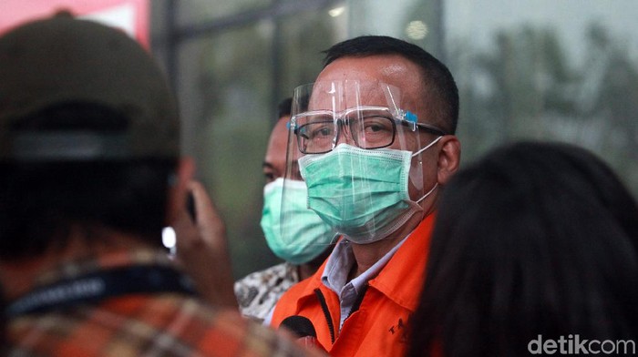 KPK kembali memeriksa mantan Menteri KKP Edhy Prabowo. Pemeriksaan itu dilakukan terkait dengan kasus yang kini tengah menjeratnya yakni suap ekspor benur.