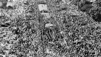Sementara Godse, dijatuhi vonis hukuman mati. Godse berkeyakinan Gandhi mendukung tuntutan politik umat Islam yang ingin berpisah dari India. Eksekusi atas aktivis organisasi sayap kanan itu digelar November 1949.