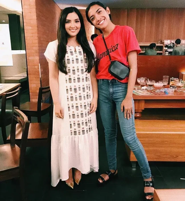 Inilah kebersamaan Millen Cyrus dengan Ashanty. Foto ini diduga diambil saat Millen belum melakukan operasi. Foto: Instagram