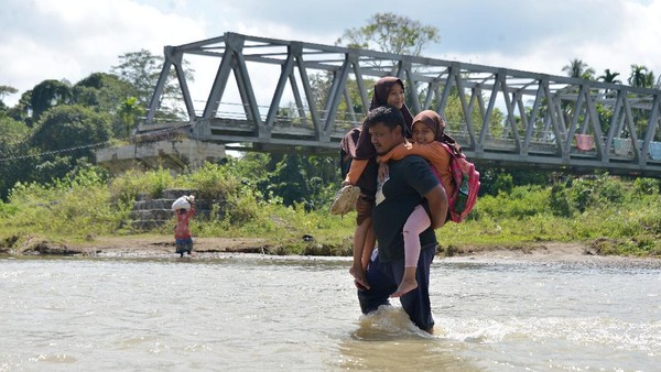 Perjuangan Sekolah Anak Pedalaman Aceh Pasca Jembatan Putus