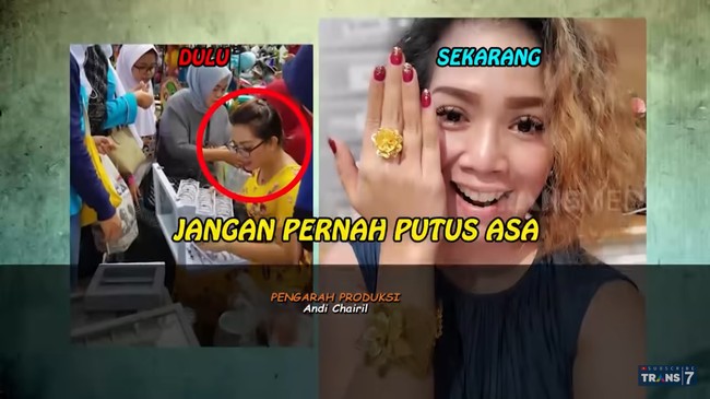 Sedangkan saat jualan ramai dan barang-barang baru berdatangan, wanita yang tidak lulus SMP ini bisa menerima sekitar Rp 350 juta. Dalam sebulan pun dapat mengantongi Rp 4,5 miliaran. Foto: YouTube Trans7 Official