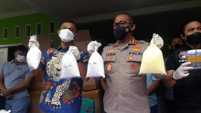 Pabrik kosmetik ilegal di Bekasi digerebek polisi