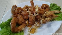 Family Chinese Resto merupakan salah satu restoran Chinahalal di Bekasi. Pada plang nama resto ini tertera tulisan 100 % halal. Resto ini bisa jadi pilihan bagi umat muslim. Foto: detikFood/Devi S. Lestari
