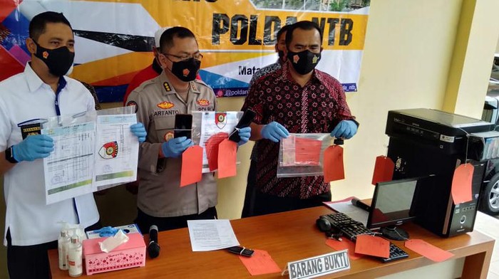 Rilis kasus pemalsuan surat bebas COVID-19 di NTB (Dok. Istimewa)