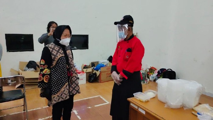 Mensos Risma datangkan juru masak latih pemulung
