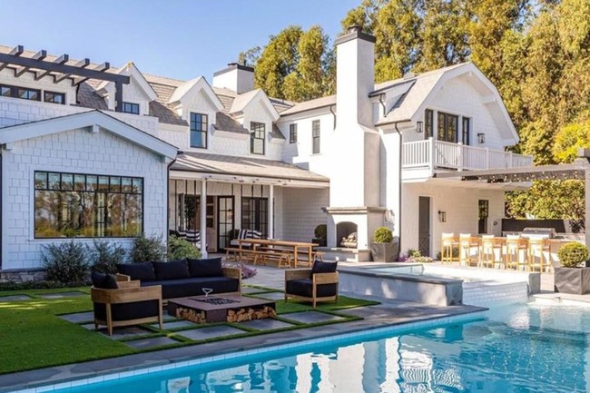 Rumah yang dibeli seharga USD 12,5 juta atau sekitar Rp 176 miliar ini berdiri di atas tanah seluas 495,9 meter per segi dan berlokasi dekat pantai Malibu. Foto: Dok. Realtor