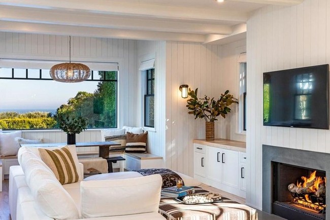 Rumah bergaya Cape Cod ini memiliki enam kamar tidur dan sembilan kamar mandi. Foto: Dok. Realtor