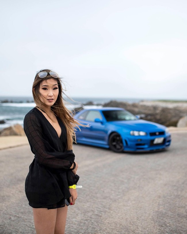 Aku sangat beruntung punya orangtua yang mendukung passion-ku. Tidak banyak pebalap Asia dalam industri motorsport, hanya 3%-nya wanita dan bahkan jumlahnya lebih sedikit untuk Asia, ujar Samantha. Foto: Instagram @samanthaatan